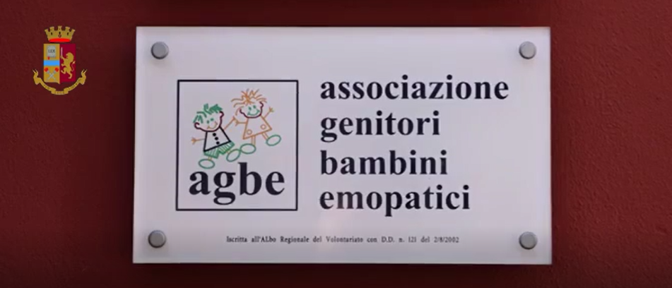 Pescara: il ponte della solidarietà, un’iniziativa della polizia per i bimbi emopatici
