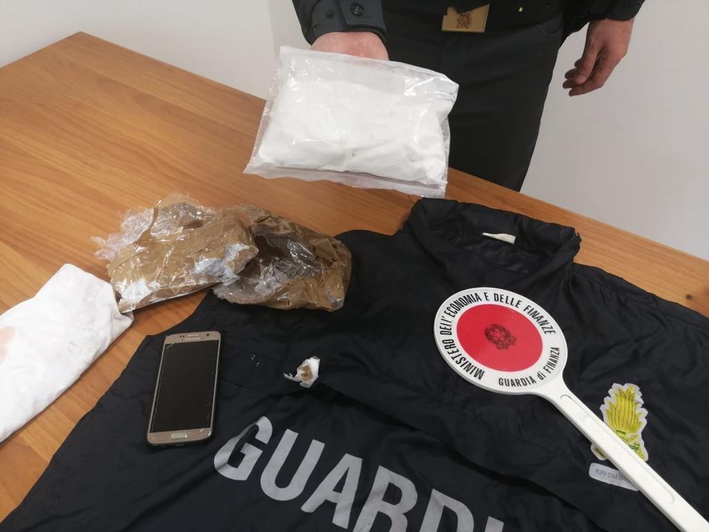 Pescara: maxi operazione della guardia di finanza, sgominata banda dedita allo spaccio e al traffico di sostanze stupefacenti