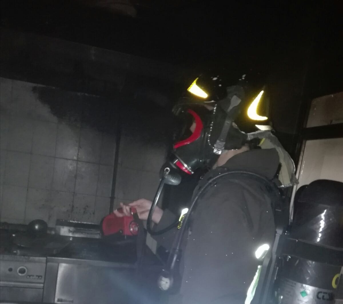 Teramo – Lascia pentola sul fuoco, incendio in un appartamento