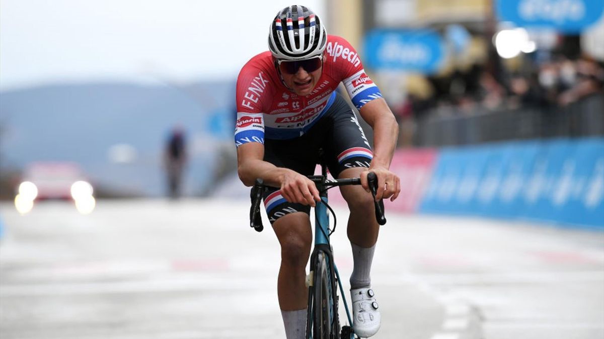 Ciclismo – Tirreno Adriatico, tappa abruzzese-marchigiana spettacolare: vince Van Der Poel