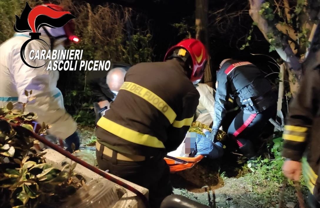 Ascoli – Scivola vicino al fiume Castellano, 82enne geolocalizzato dai Carabinieri