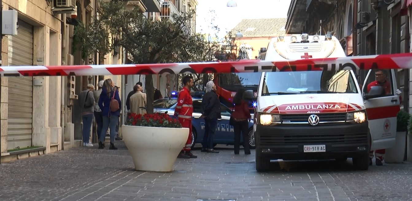 San Benedetto: ambulanze, Vigili del fuoco e Polizia in via XX Settembre, ma si tratta di una fiction