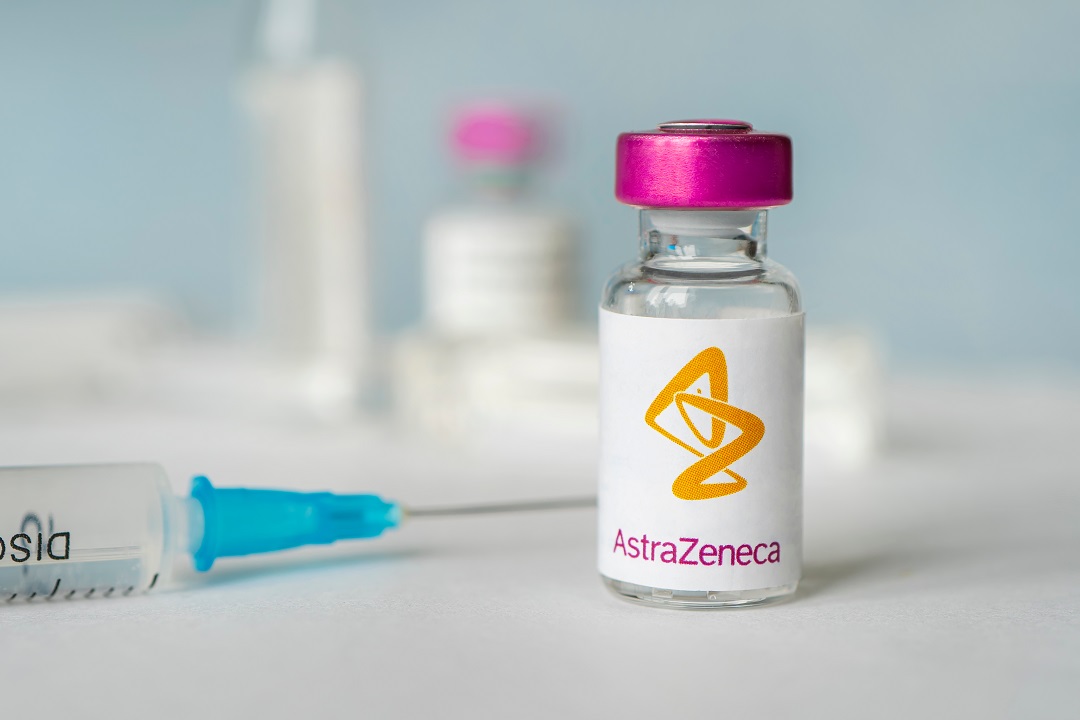 Aifa blocca il vaccino Astrazeneca in Italia