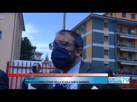 L’Aquila – Iniziata la demolizione della scuola Santa Barbara