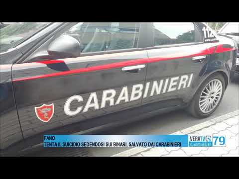 Fano – Tenta il suicidio sedendosi sui binari, salvato dai carabinieri