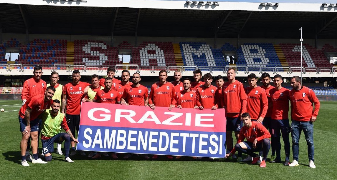 Calcio serie C – Samb, patto squadra-tifosi: niente trasferta a Verona se non la paga Serafino