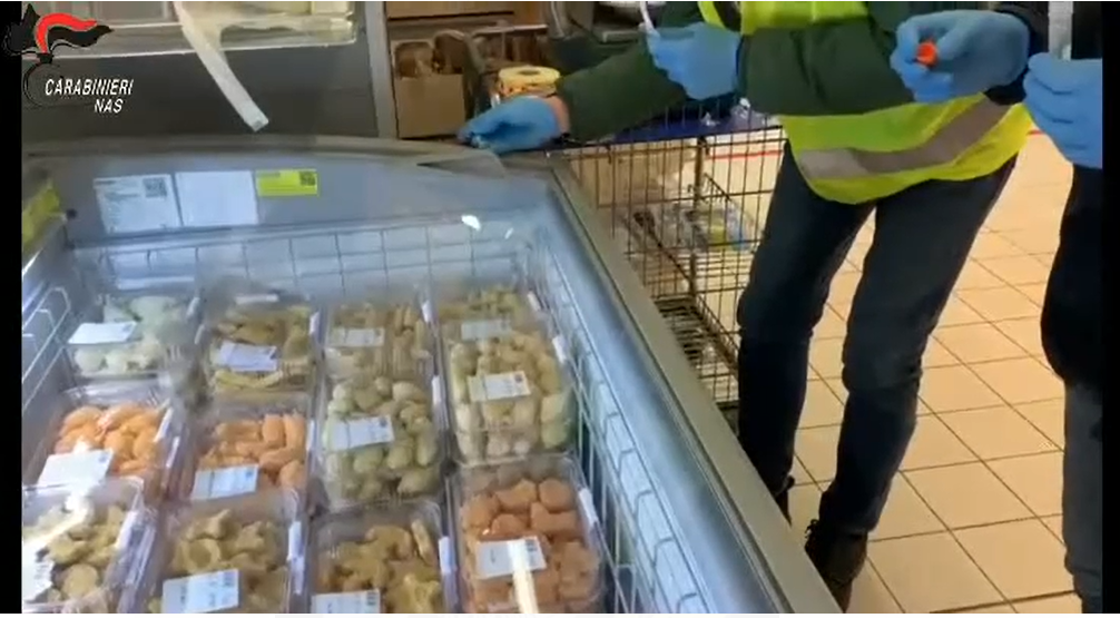 Controlli dei Nas nei supermercati anche in Abruzzo, negativi gli 82 tamponi effettuati su carrelli e altri oggetti