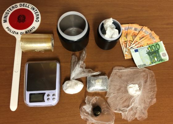 Pesaro – Pusher arrestato dalla polizia nel giorno del compleanno