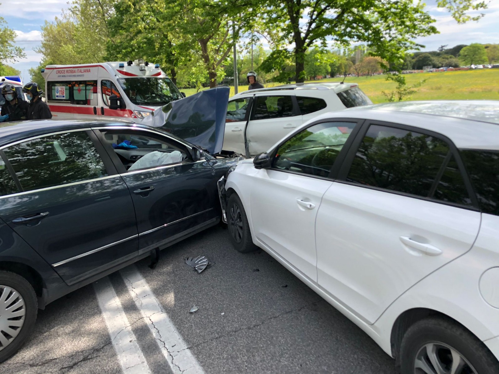 Pesaro – Incidente con 4 feriti vicino al Campus scolastico