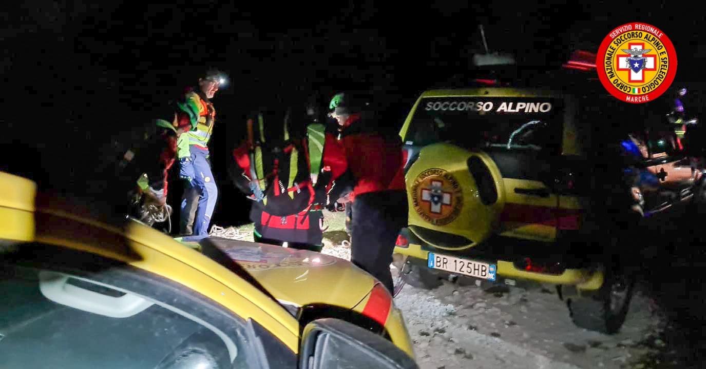 Ragazzi in difficoltà a Castel Manardo, interviene Soccorso Alpino