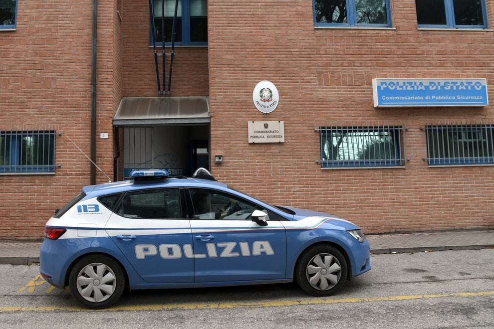 Fano – Arrestato dalla polizia un componente della banda di furti con spaccata alla banche attiva in tutta Italia