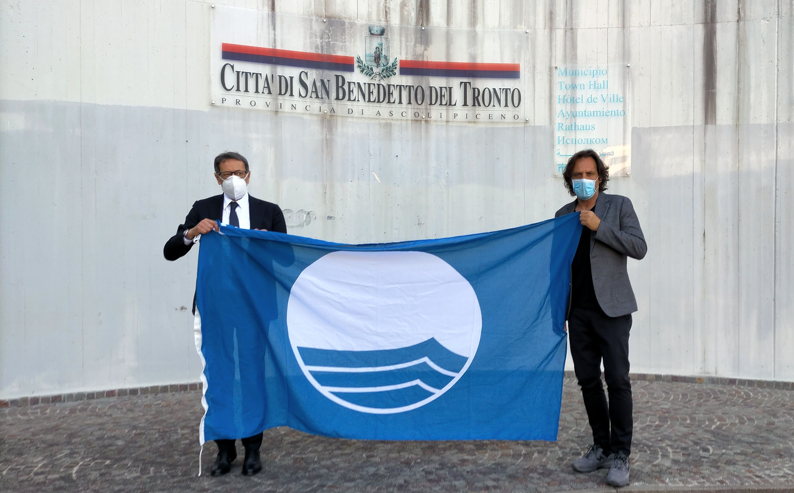 Doppia bandiera blu per le spiagge e il porto di San Benedetto