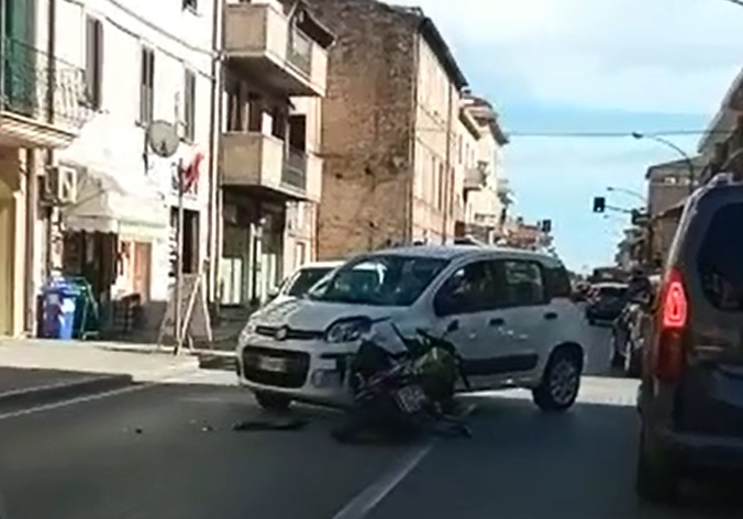 Porto d’Ascoli – Schianto sulla Ss16, motociclista ferito