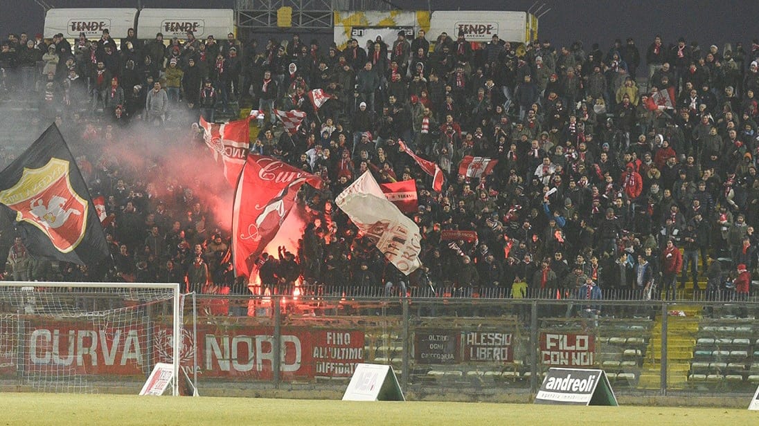 Calcio – Ancona Matelica, la curva dorica: “Se mantiene le promosse, siamo con Canil”