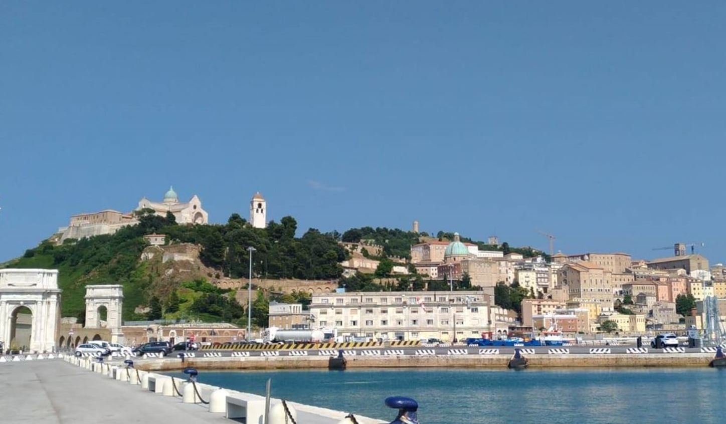 Ancona – Autorità portuale in stallo: “Il Ministro riapra i bandi per avere un presidente”