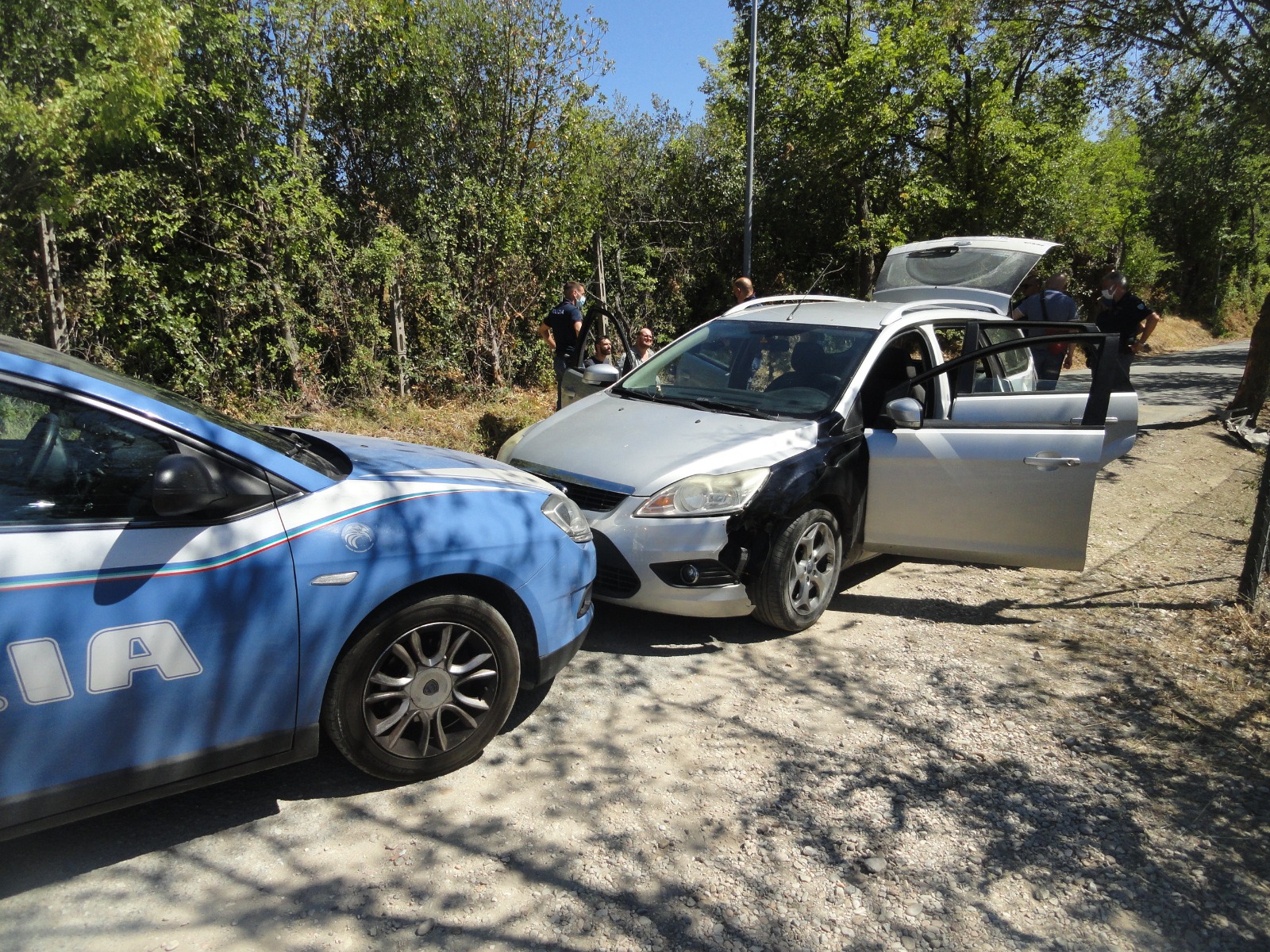 Fermo – Inseguimento a San Tommaso, in quattro fuggono all’alt della Polizia