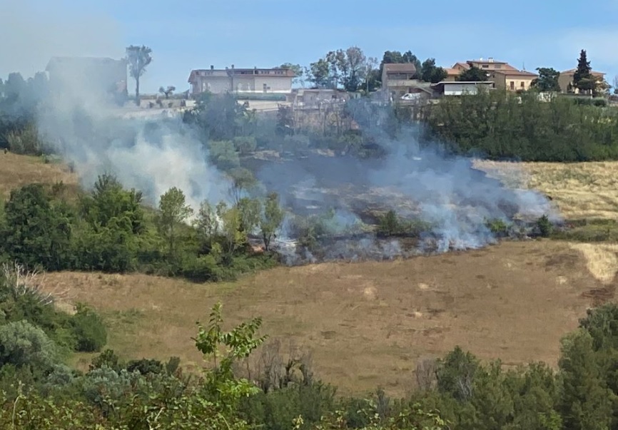 Fermo – Altri incendi a Monte Vidon Corrado e Montegranaro