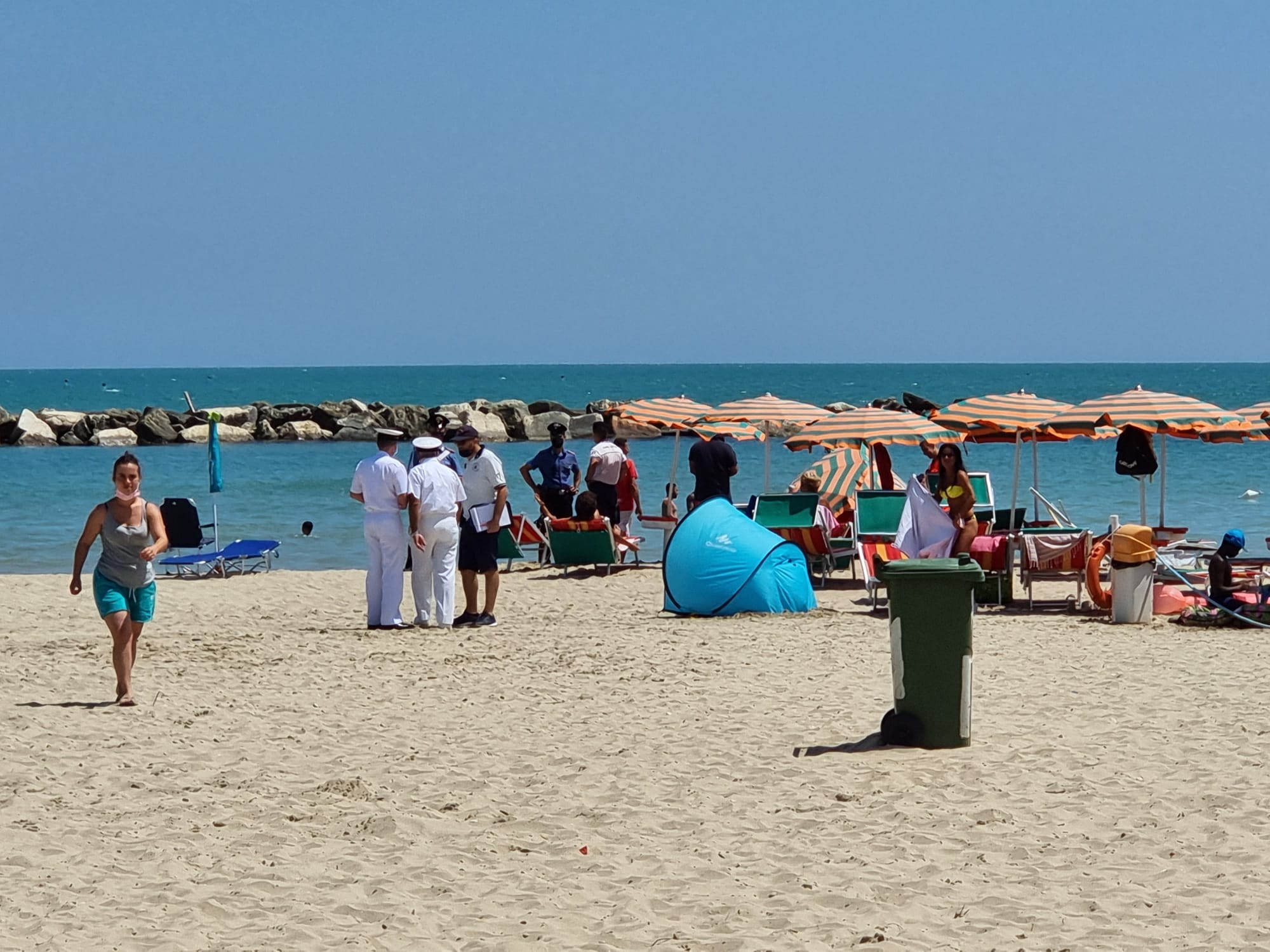 San Benedetto – Doppio dramma in spiaggia, due stranieri morti in acqua