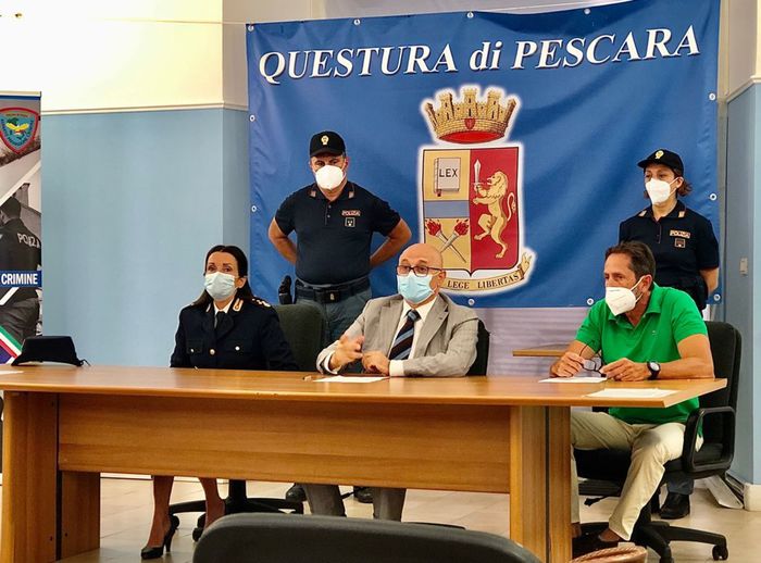 Pescara – Manifestazione  “no green pass”, tra gli 8 denunciati anche un ex medico