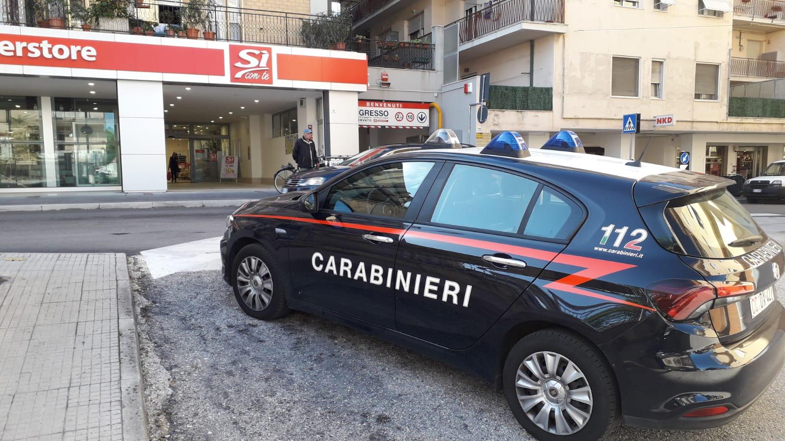 Vittima di furto indica il presunto ladro che viene denunciato per ricettazione e la refurtiva restituita al proprietario