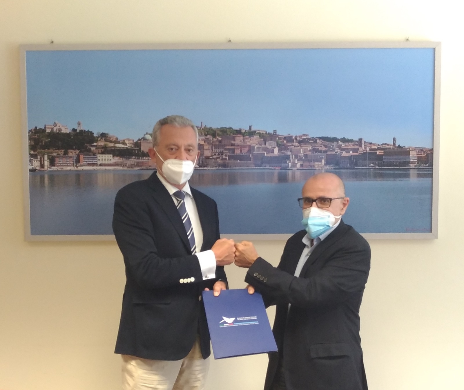 Ancona – Pettorino firma l’incarico di redazione per il nuovo Piano regolatore dei porti dell’Adriatico centrale