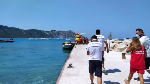 Ancona – Malore in acqua, bagnante 38enne muore a Ferragosto