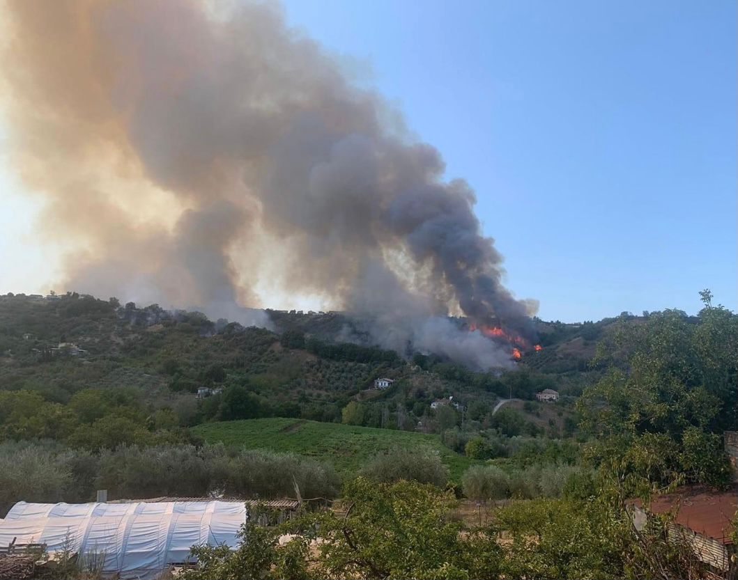 Lanciano: incendio in località Sant’Amato, evacuate abitazioni