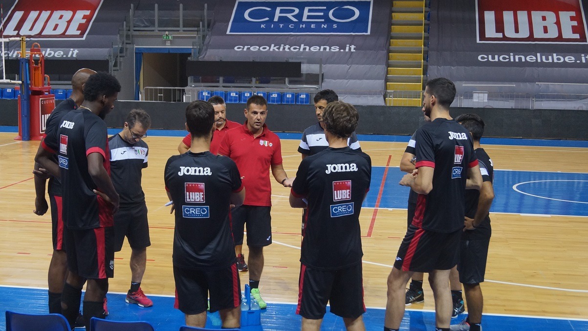 Volley – La Lube è tornata al lavoro, coach Blengini: “Roster di qualità e completo”