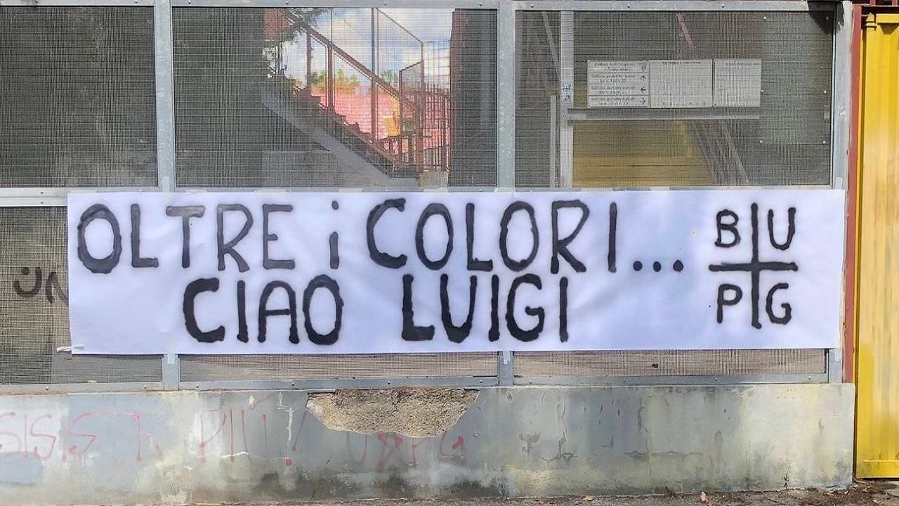 Calcio serie B – “Ciao Luigi”: i tifosi del Perugia omaggiano il sostenitore dell’Ascoli morto al Curi