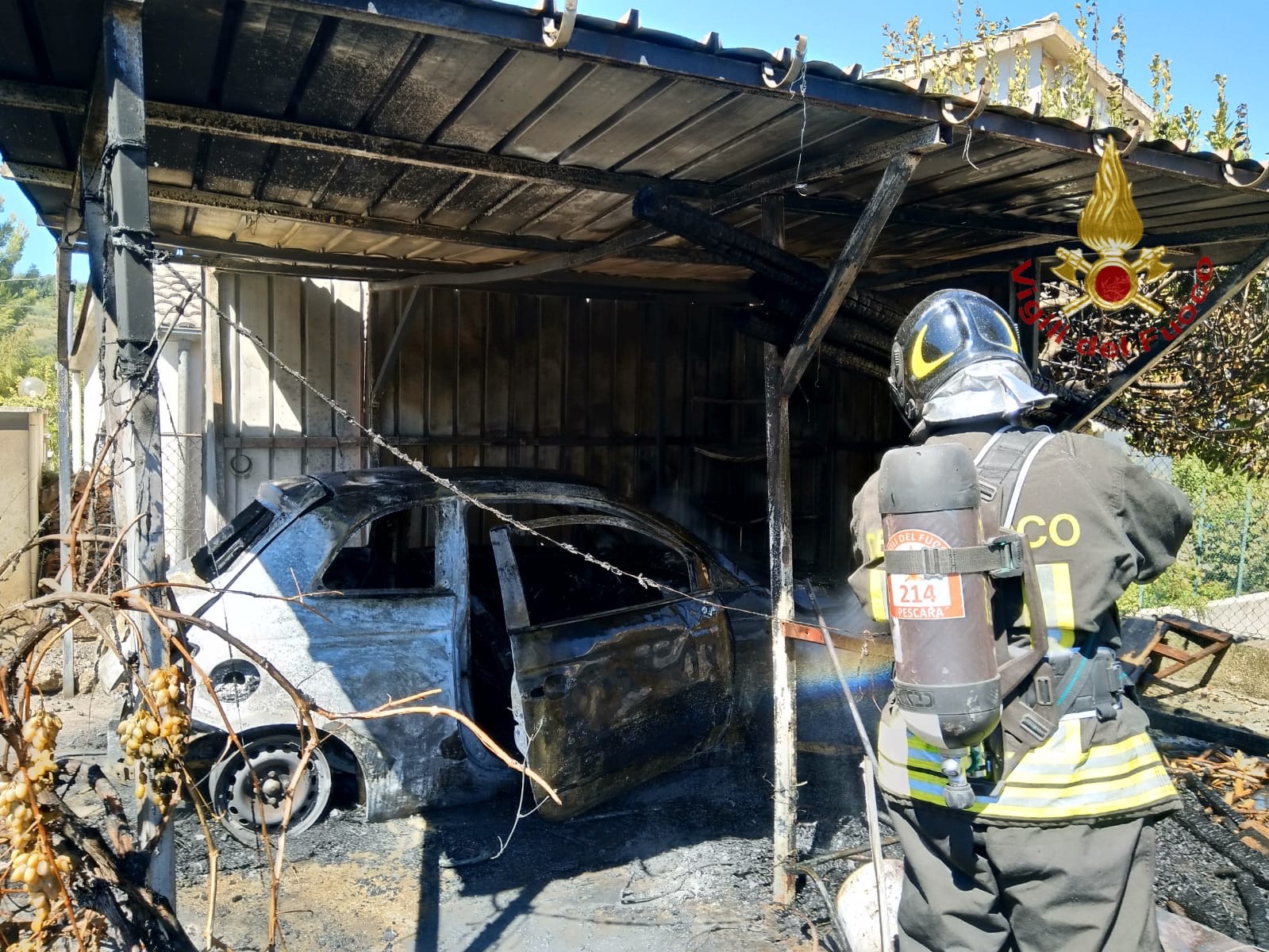 Manoppello: incendio di un’auto, intervento dei vigili del fuoco