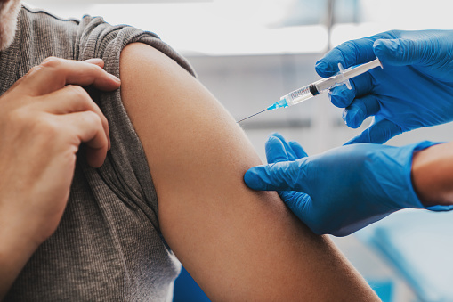 Vaccini: nella fascia 12-15 il 34% ha almeno una dose