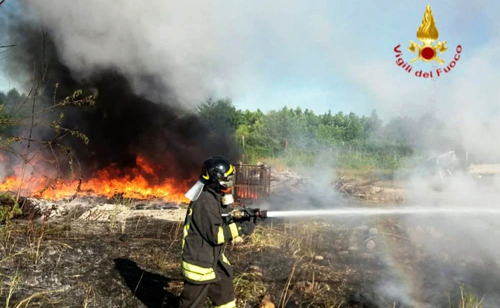 Incendi – Rogo di sterpi e pioppi a Maiolati: in fumo 1,5 ettari