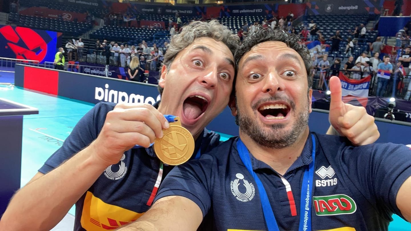 Volley  – Mazzanti e Bertini campioni d’Europa con le loro ragazze: “Grande lavoro che viene da lontano”