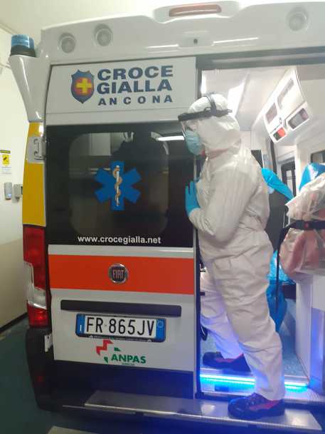 Ancona – Positivo al test rapido in porto fugge dall’ospedale
