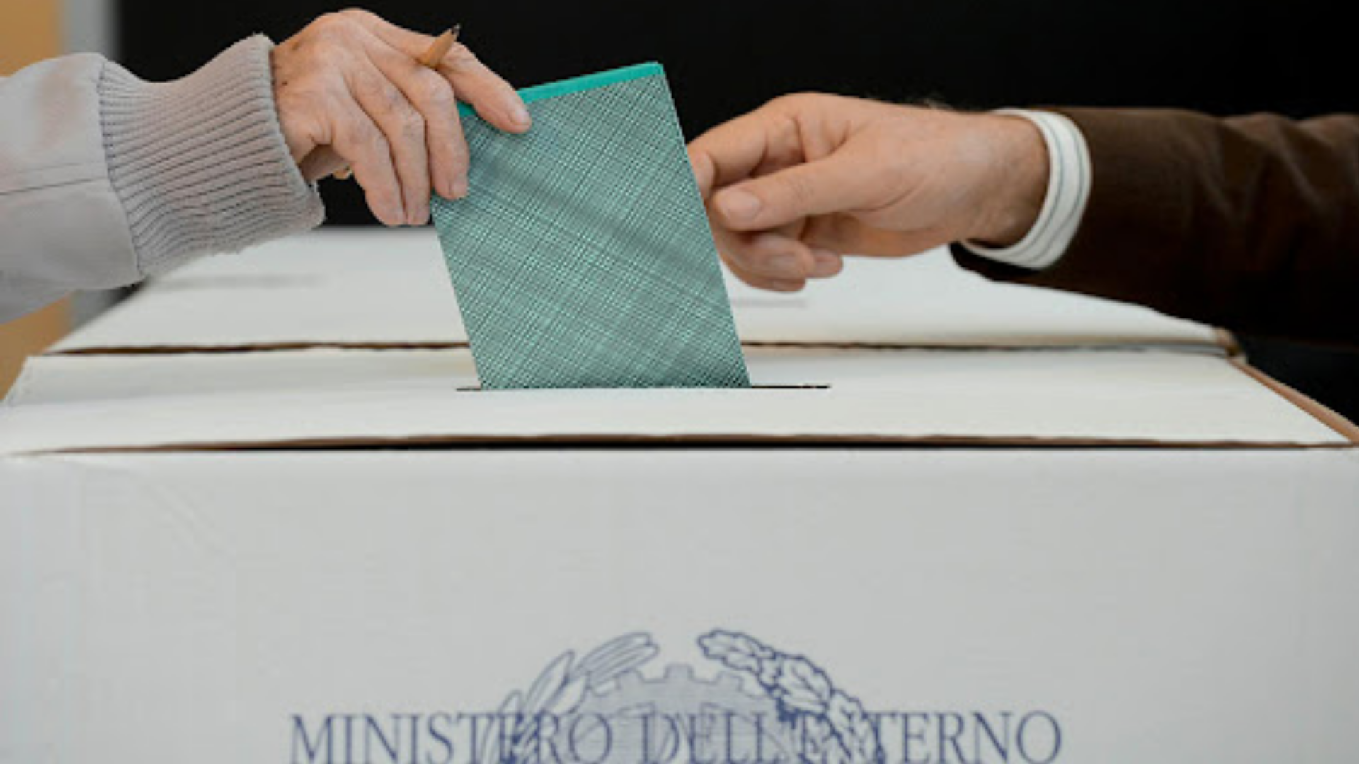 Elezioni Comunali: 5 ballottaggi nelle Marche, alle 12 affluenza 14,75%