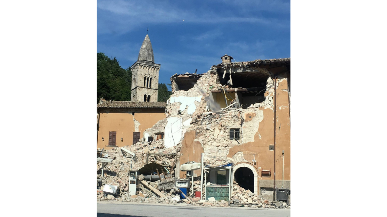 Terremoto: sopralluogo a Visso, Castelli: “Una task force per ripartire”