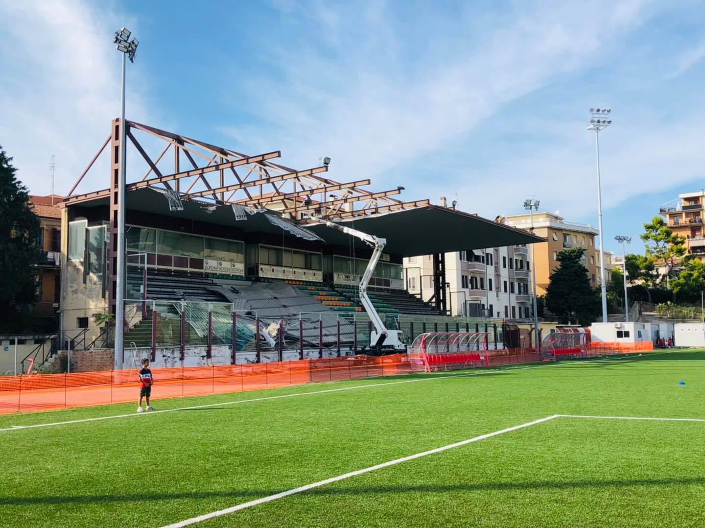 Ancona – Stadio Dorico, cominciati i lavori per l’abbattimento della tribuna coperta