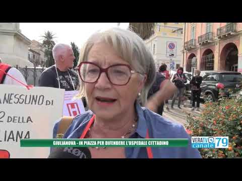 Giulianova – Tanti cittadini in piazza per difendere l’ospedale