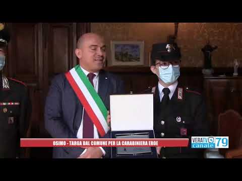 Osimo – Salvò la vita a un giovane mamma, targa dal Comune per la carabiniera eroe