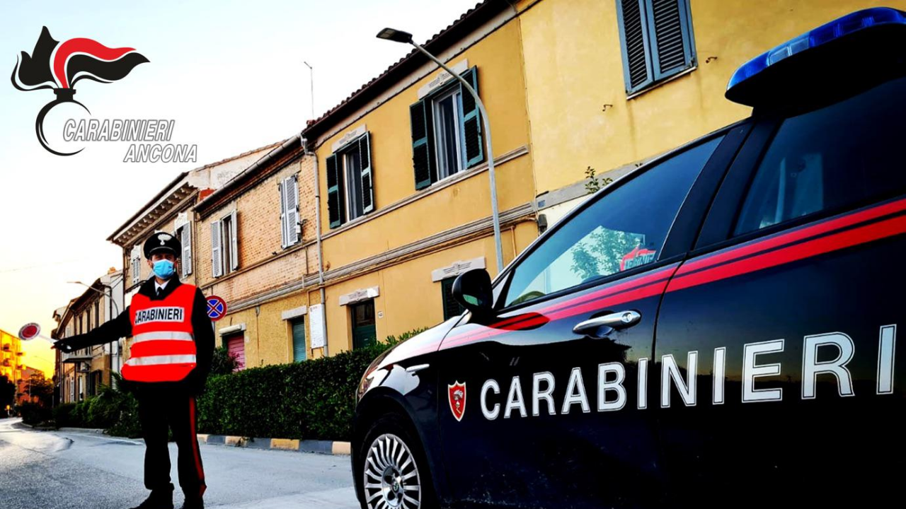 In giro con patente straniere falsa: smascherato dai Carabinieri di Falconara 58enne pregiudicato