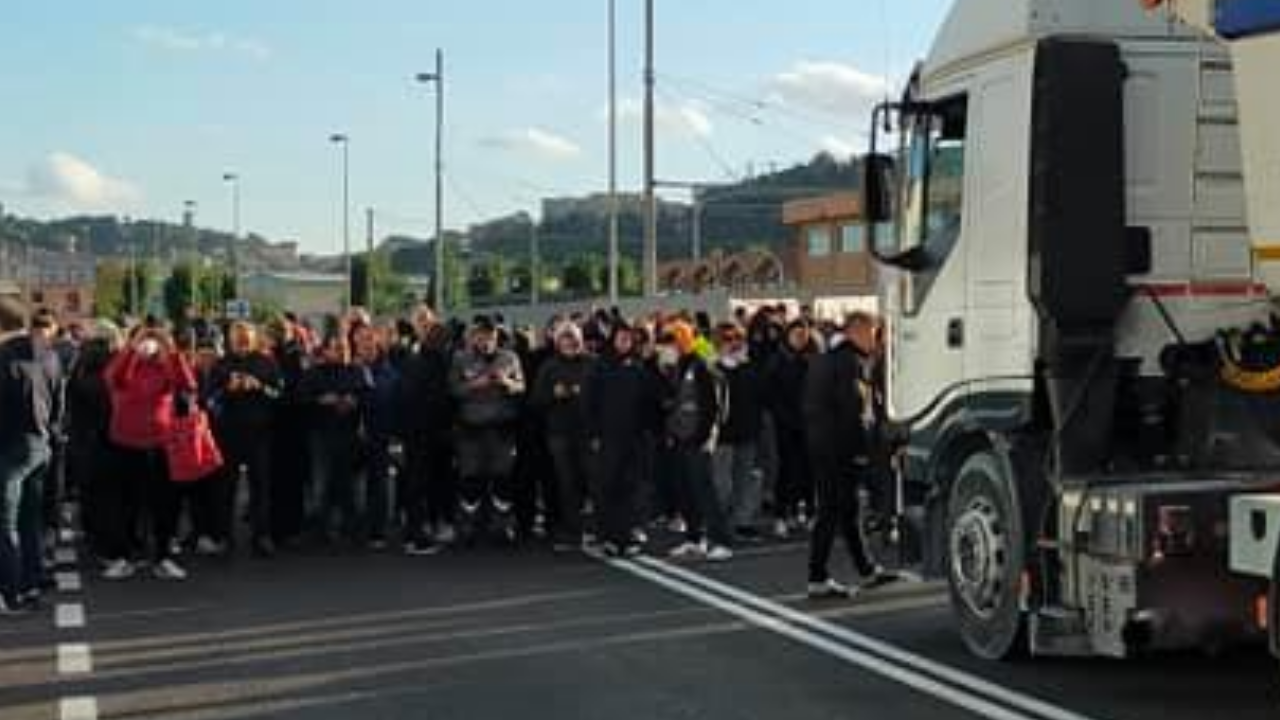 Porto operativo nonostante le manifestazioni