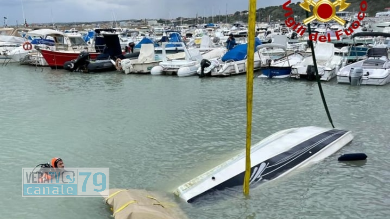Numana, natante affonda nel porto: recuperato dai Sommozzatori