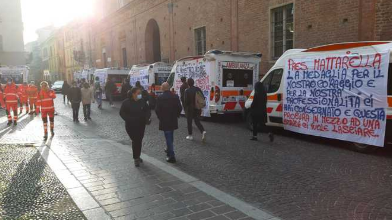 Appalti truccati e omesse sanificazioni, Gdf sequestra ambulanze anche ad Ancona e Pescara