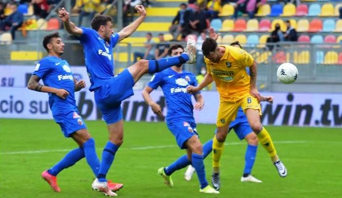 Frosinone-Ascoli 2-1: primo ko esterno per i bianconeri