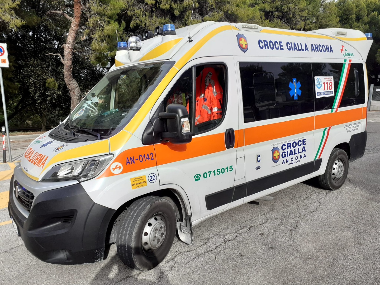 Ancona – Donna azzannata da due cani, trasportata in ospedale