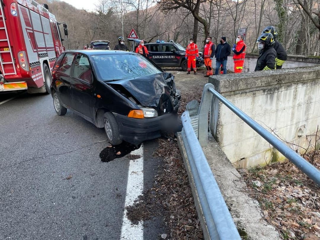 Incidente su Ss 80 a Fano Adriano, muore 84enne