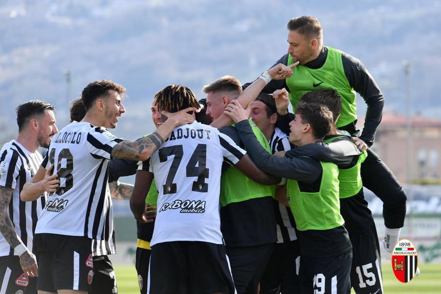 L’Ascoli torna in zona playoff. Lunedì partenza per Brescia