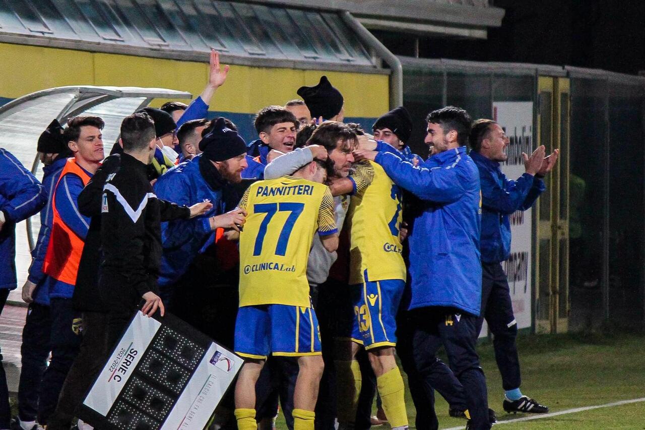 Serie C: Fermana-Vis Pesaro 1-1 e Imolese-Ancona Matelica 0-2