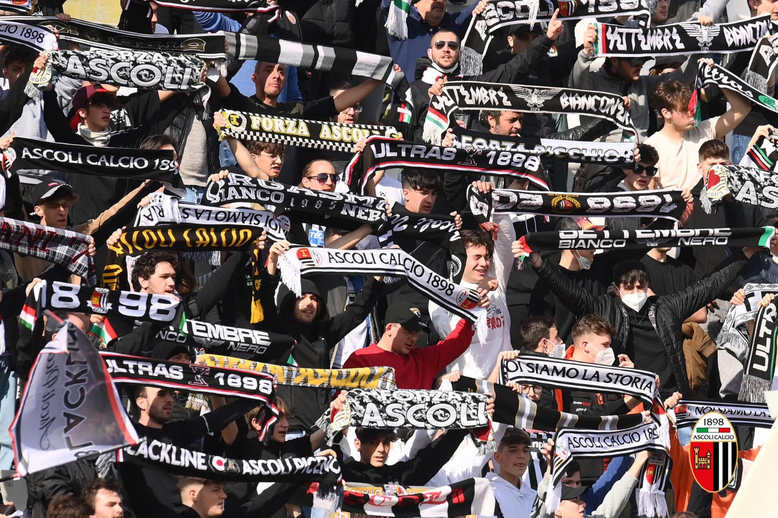 Brescia-Ascoli, un centinaio di tifosi bianconeri al Rigamonti