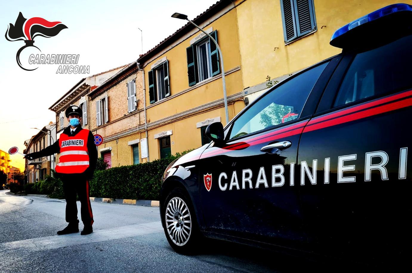 Dopo l’espulsione, imprenditore di night club irregolare sfida i carabinieri: “Ci vediamo presto”